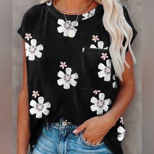 Black Floral Pocket Top – Boutique NWT – Size Small (Last One!)